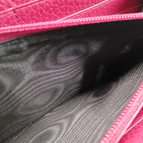 Gucci Vibrant Red Zip-Around Wallet - Picture 9 of 12